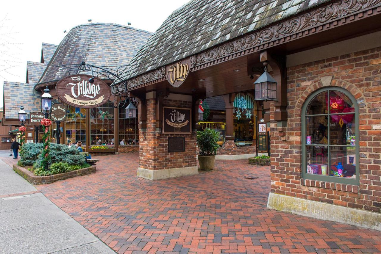 Nestled Inn McCookville Exterior photo
